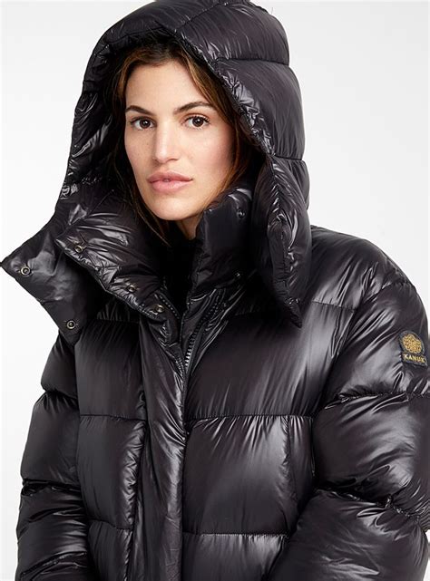 Women's jackets, coats and down jackets .